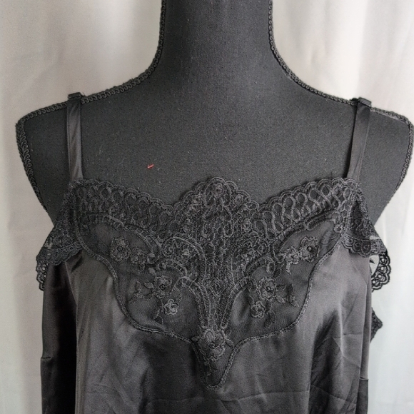 Torrid Black Relaxed Fit Camisole. NWT. Large - Picture 10 of 12